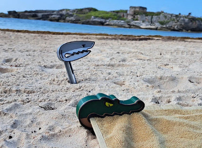 Beach Towel Holder Clip – Keep Your Towel Secure in Wind & Sand